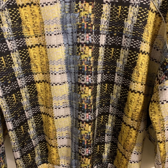 RUNWAY- 3/4 SLEEVE TOP (Matching bottom in closet) - Picture 4 of 5